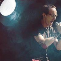 Честер Чарльз Беннингтон ( Chester Charles Bennington ) Linkin Park
фото в качестве https://ibb.co/guWmj5 видео с перевоплощением https://youtu.be/lkGfa9ZX9gg